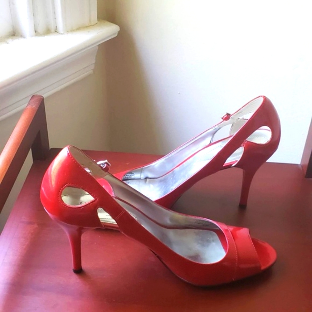 Guess high heel peep toe